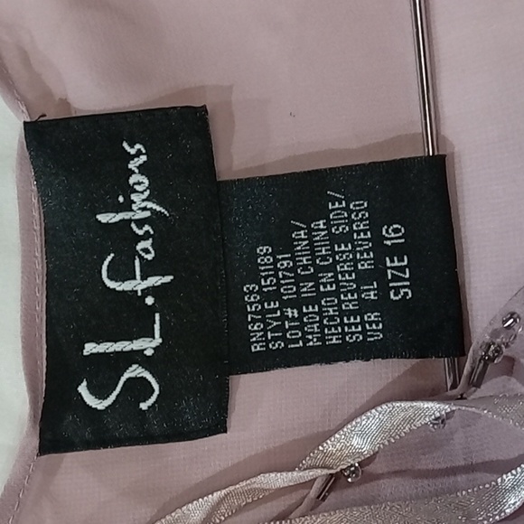 Ladies Top - Picture 3 of 3